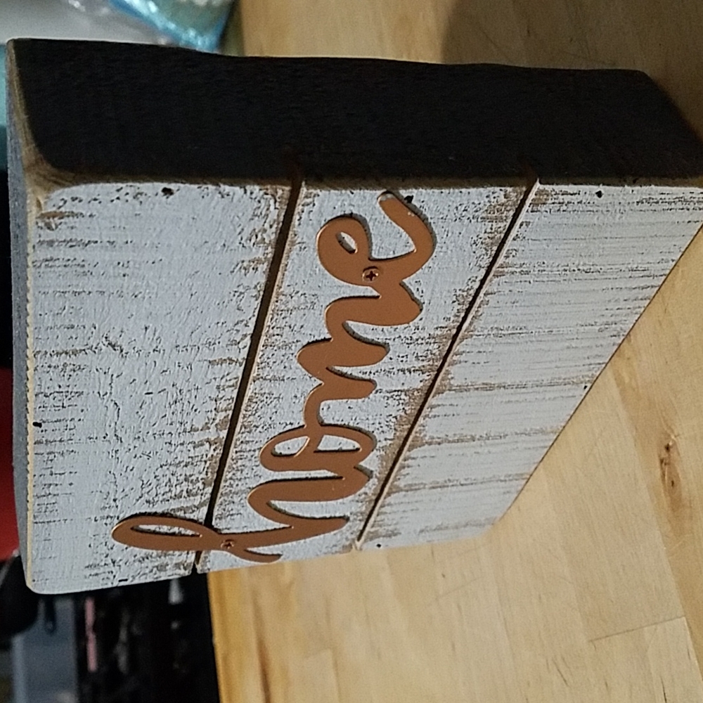 'Home' accent - Picture 4 of 5